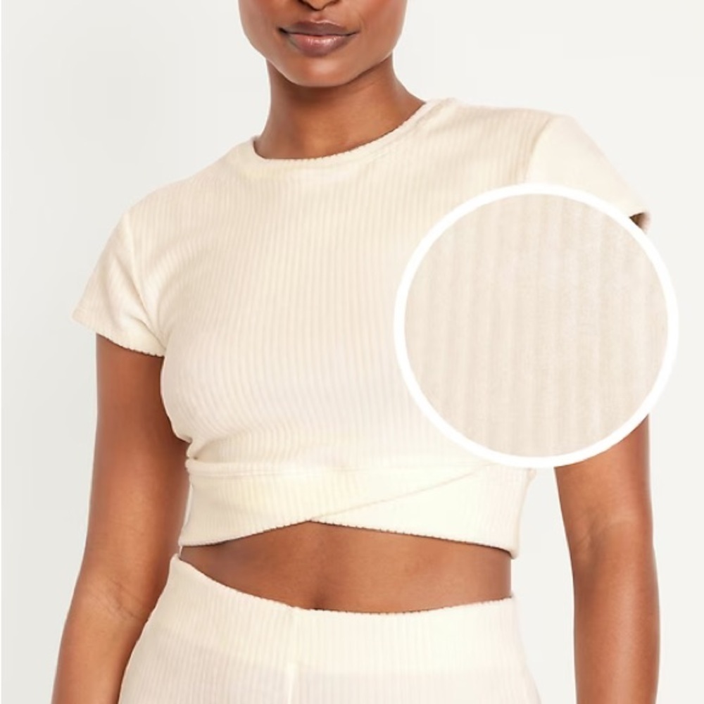 Old Navy Women L Cream Short Sleeve Ultra-Crop Ribbed Velour Performance Top NWT